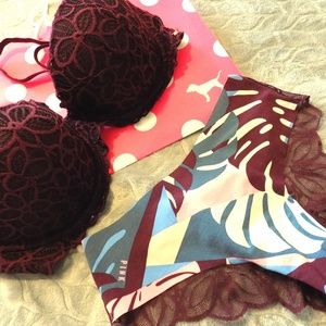 VS PINK Date Bra (32DD) Set [FIRM]